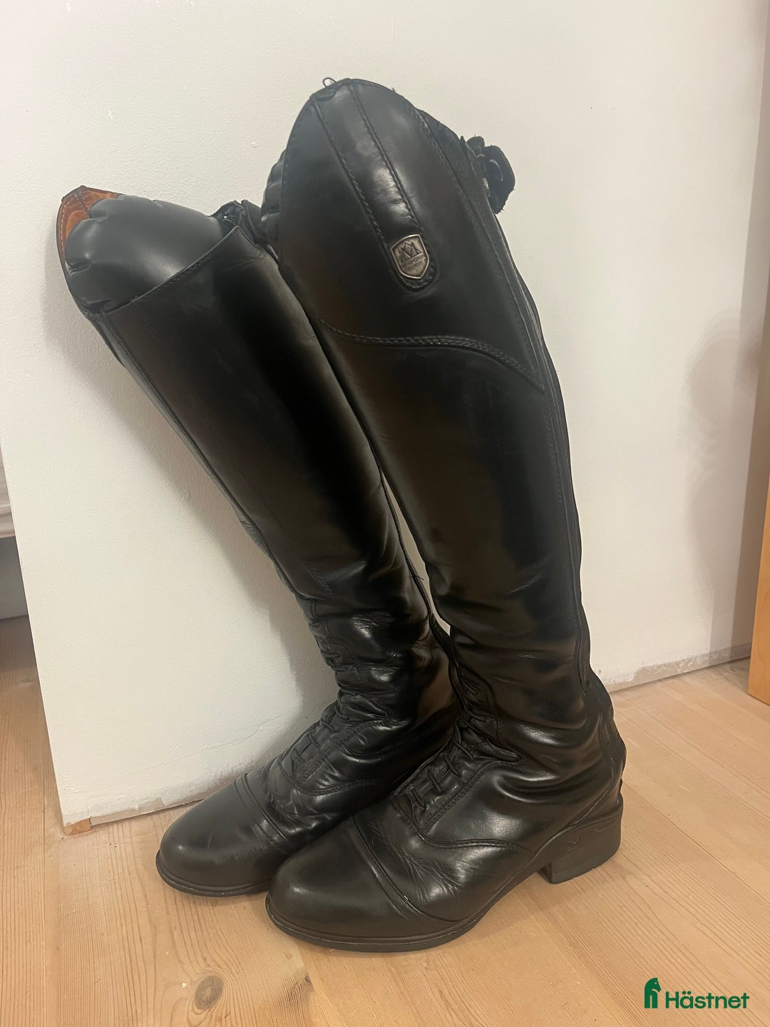 Ridstövlar ryttarutrustning till salu: Ridstövlar i Vallda - Annons 1