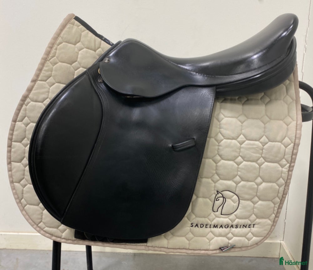 Sadlar hästutrustning Frank Baines hoppsadel i Knivsta - Annons 8