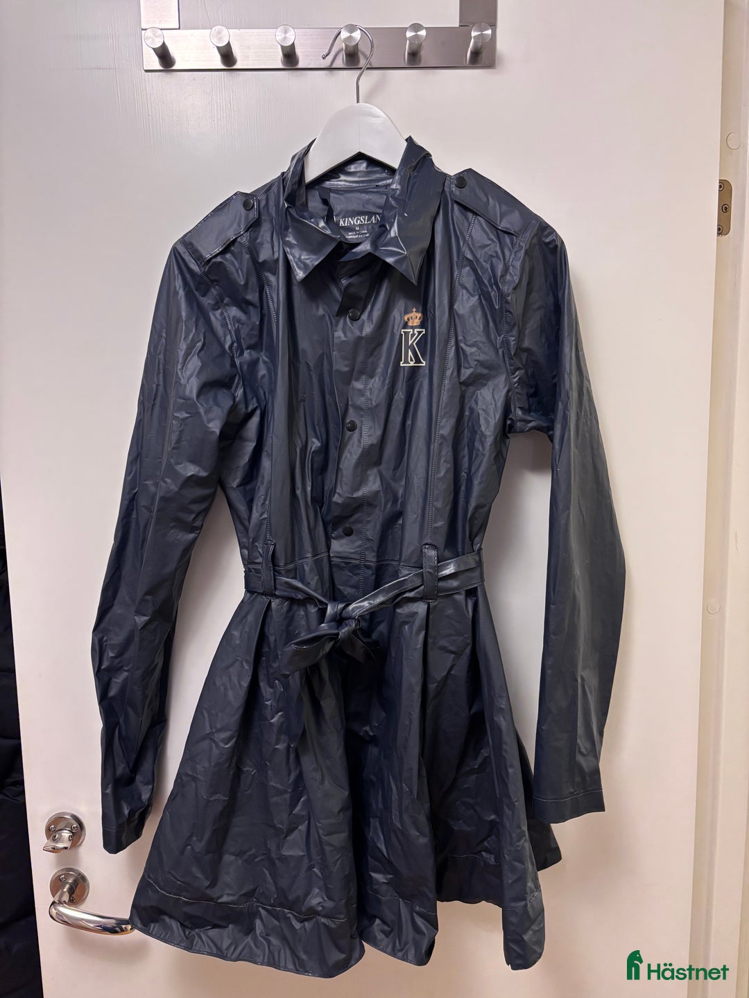 Övrigt Ridkläder ryttarutrustning till salu: Regnjacka för ridning i Tyresö - Annons 1