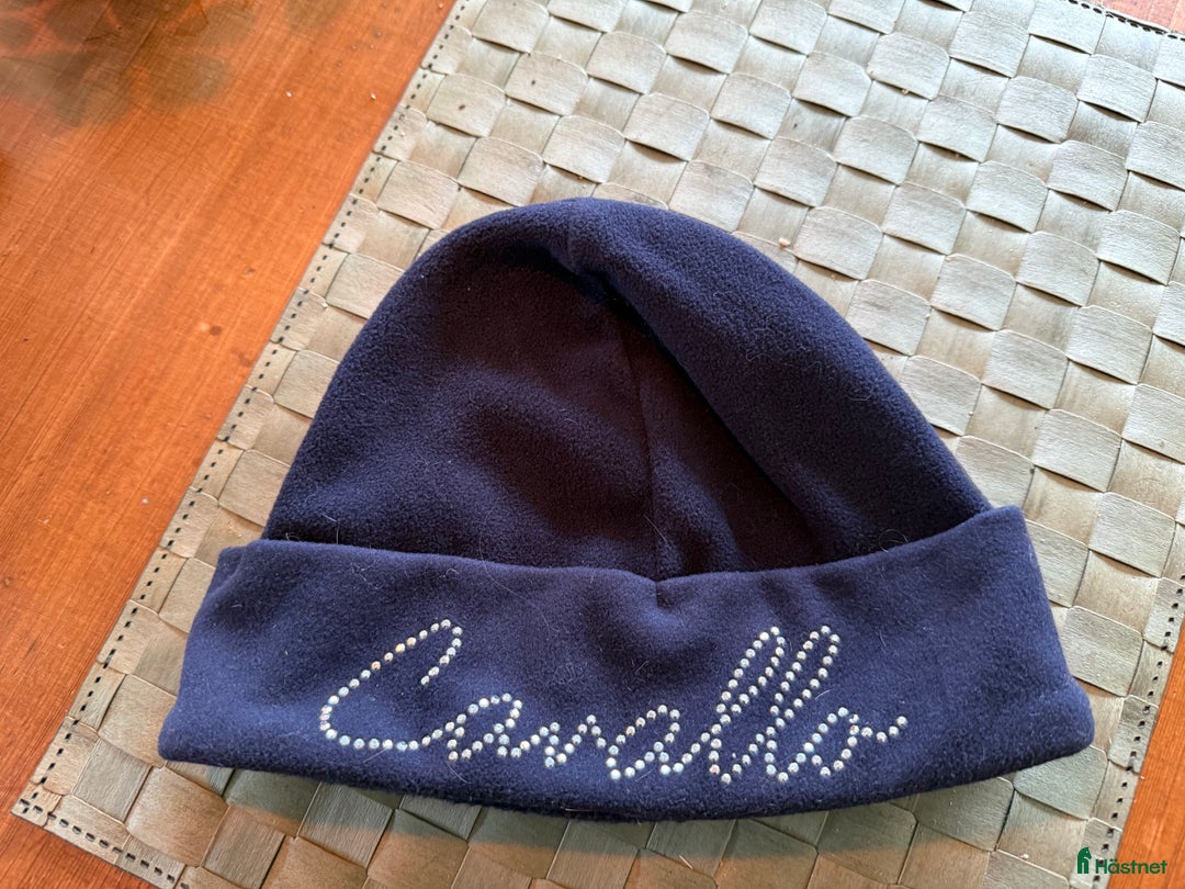 Övrigt Ridkläder ryttarutrustning till salu: Oanvänd Cavallo fleecemössa.  i Kungsängen - Annons 1