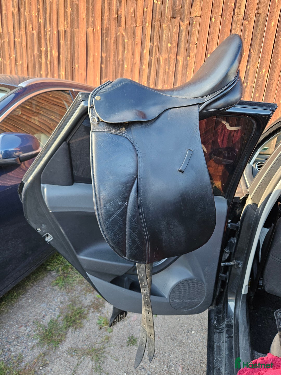 Sadlar hästutrustning till salu: Välskött och sparsamt använd sedan genomgådd i Södertälje - Annons 1