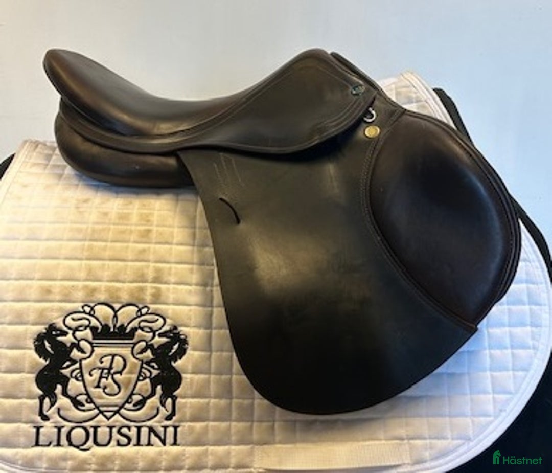 Sadlar hästutrustning till salu: Hoppsadel Prestige Roma 16" i Uppsala - Annons 1