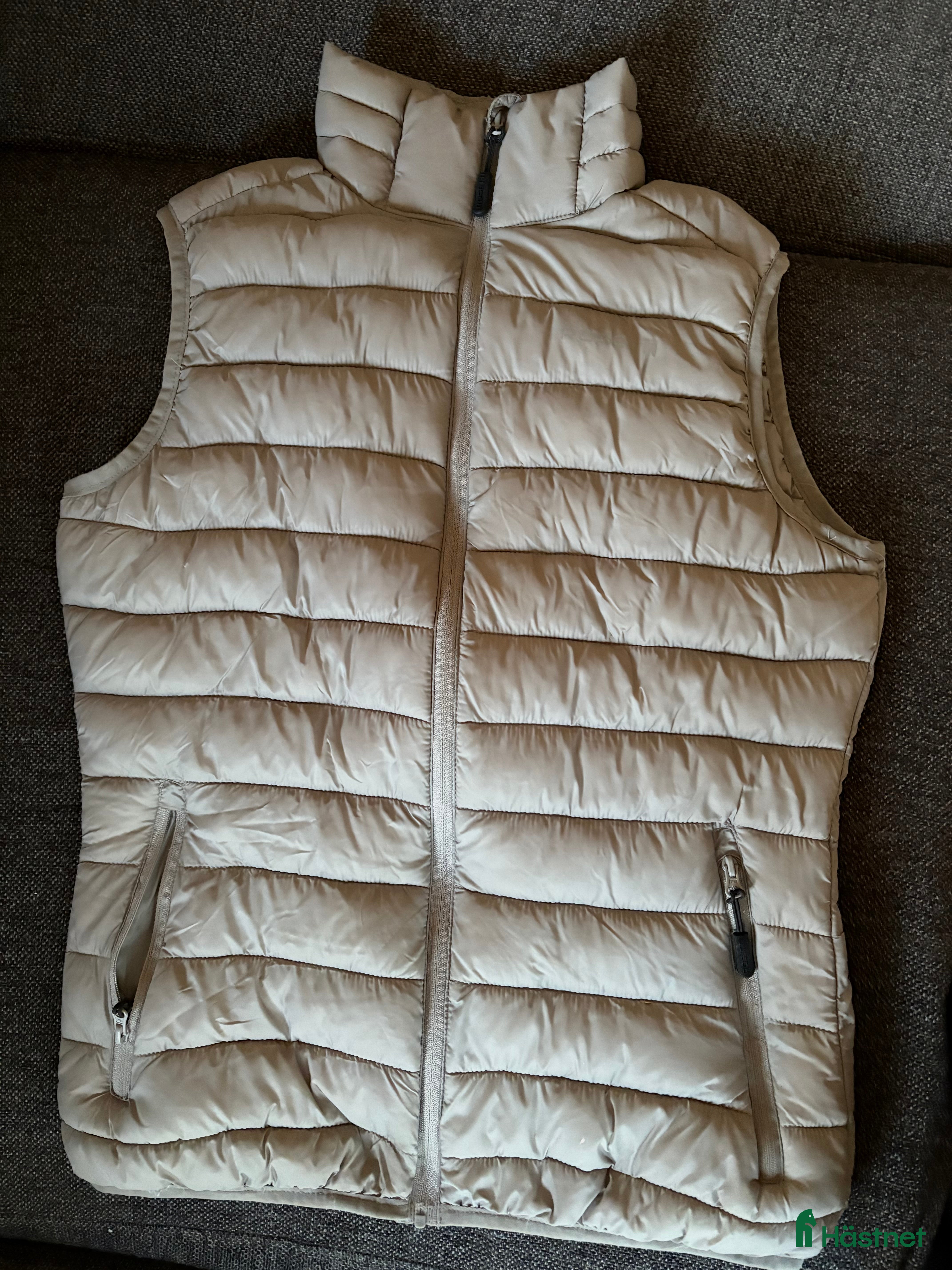 Övrigt Ridkläder ryttarutrustning till salu: Oanvänd väst i Ljungbyholm - Annons 20