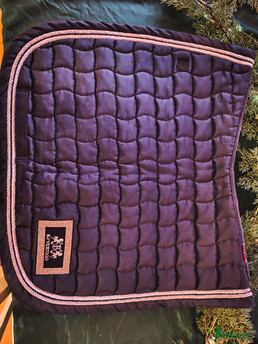 Schabrak & Vojlockar hästutrustning till salu: Tre olika dressyrschabrak  i Rockneby - Annons 2