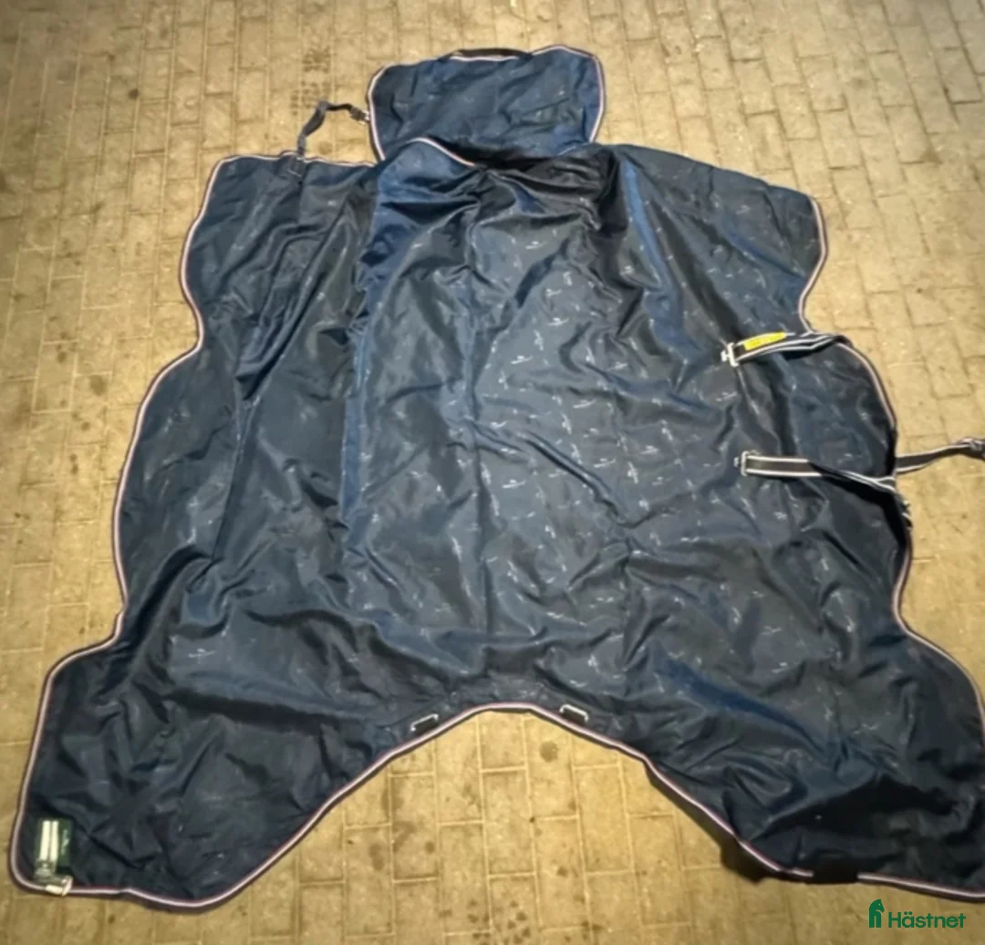 Täcken hästutrustning till salu: Rambo Supreme 145cm 0g - Annons 2