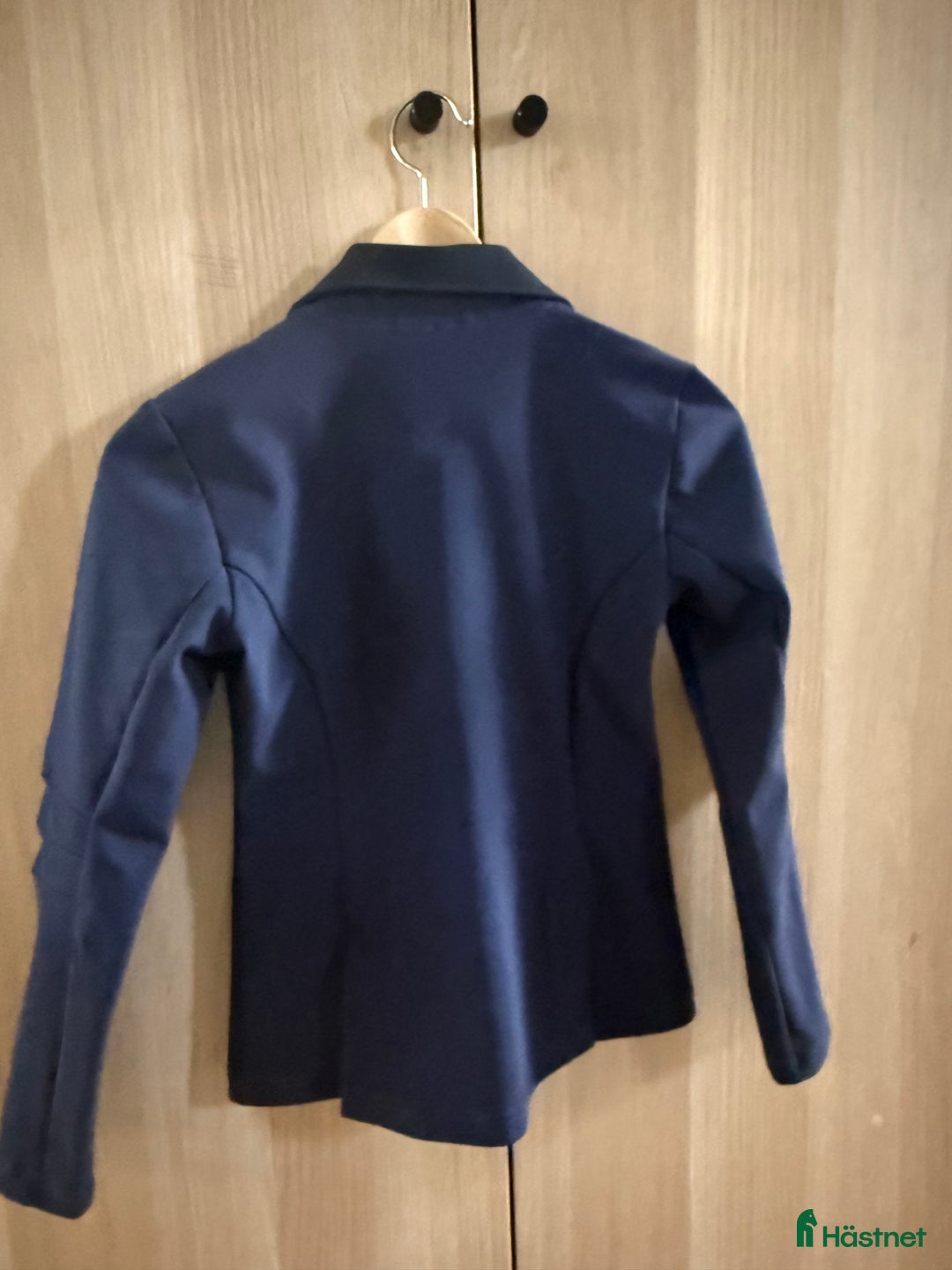 Jackor & Kavajer ryttarutrustning till salu: Jätte fin marin blå kavaj från ohp i Vallentuna - Annons 3