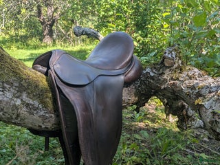 Sadlar hästutrustning till salu: Morris Nolan dressyrsadel i Harbo - Annons 14