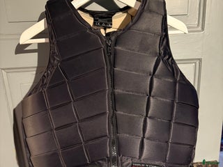 Säkerhetsvästar ryttarutrustning till salu: Racesafe Adult M i Löberöd - Annons 9