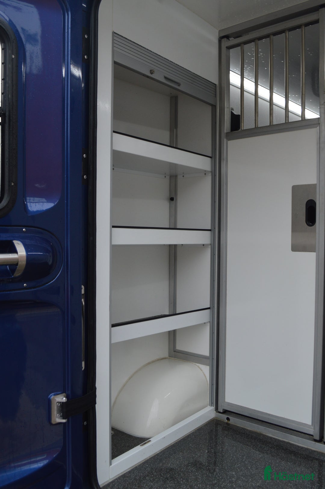 Hästlastbilar  fordon & transport till salu: Krismar Hästlastbil 3sits Stut 1950mil årsm 2022 i Kvicksund - Annons 5