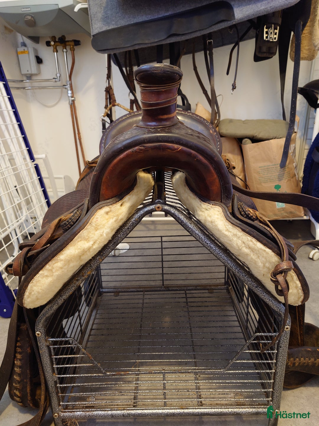 Sadlar hästutrustning till salu: Westernsadel, skön och stabil i Höje - Annons 4