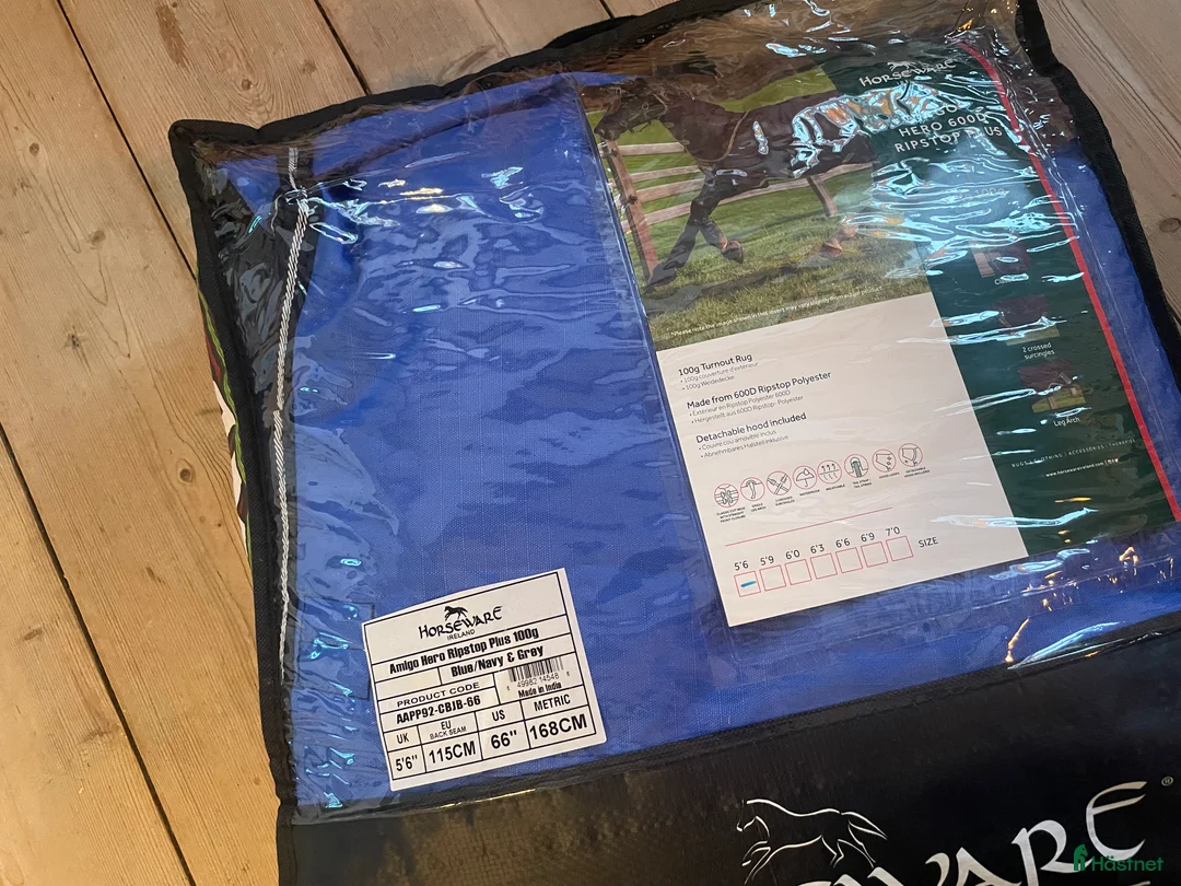 Täcken hästutrustning till salu: 2 st Horseware täcken i storlek 115 (5,6) i Gustafs - Annons 3