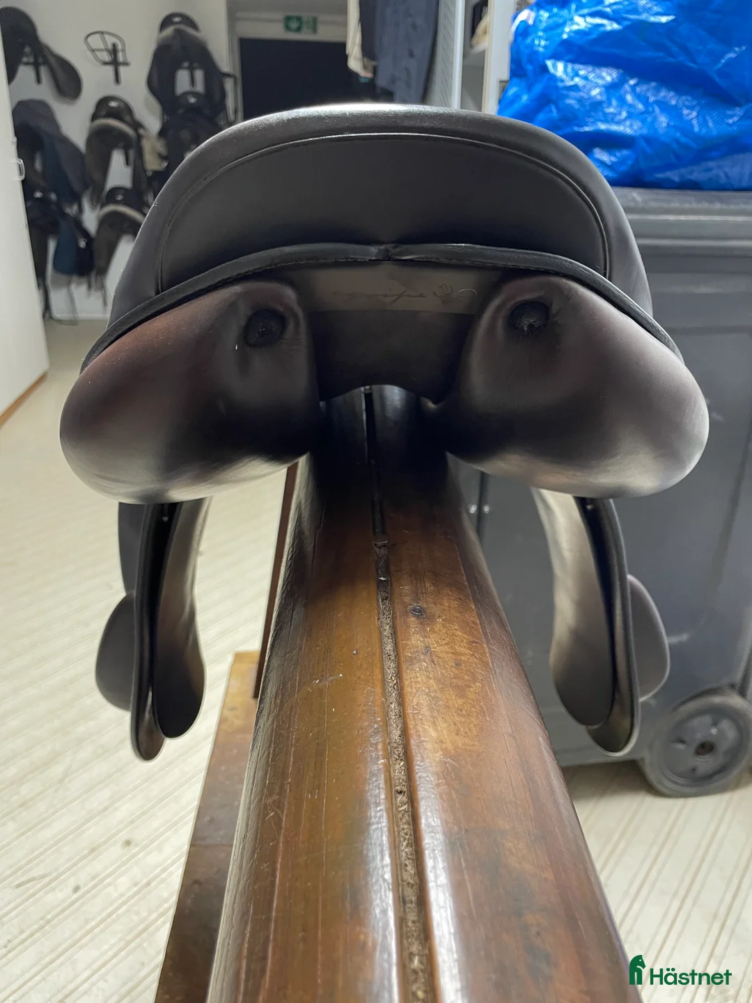 Sadlar hästutrustning till salu: Hoppsadel Equipe Rarity Grip 15,5” i Aneby - Annons 2