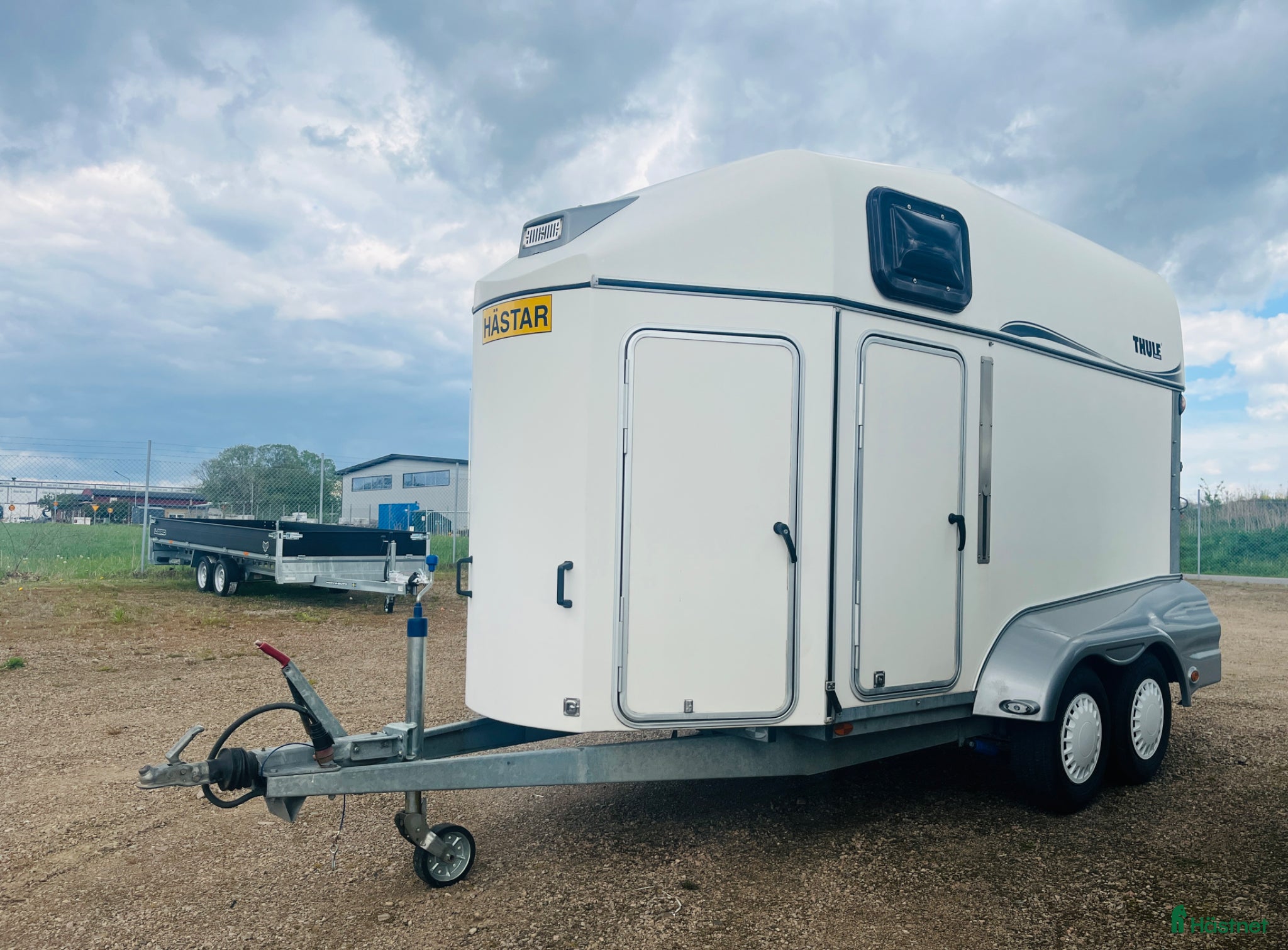 Hästtransporter  fordon & transport till salu: Thule Excellent Grand Prix - Annons 3