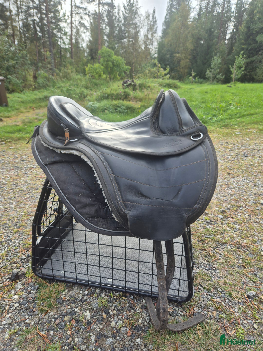 Sadlar hästutrustning till salu: Barefoot London i Kälarne - Annons 1