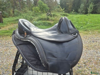 Sadlar hästutrustning till salu: Barefoot London i Kälarne - Annons 1