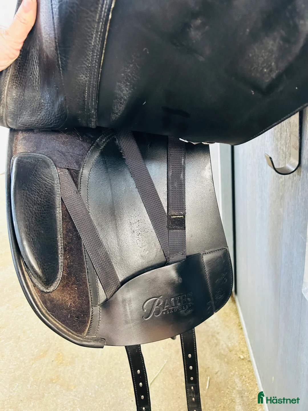 Sadlar hästutrustning till salu: Bates Dressage dressyrsadel 17,5″ – justerbar bom i Kungsbacka - Annons 5