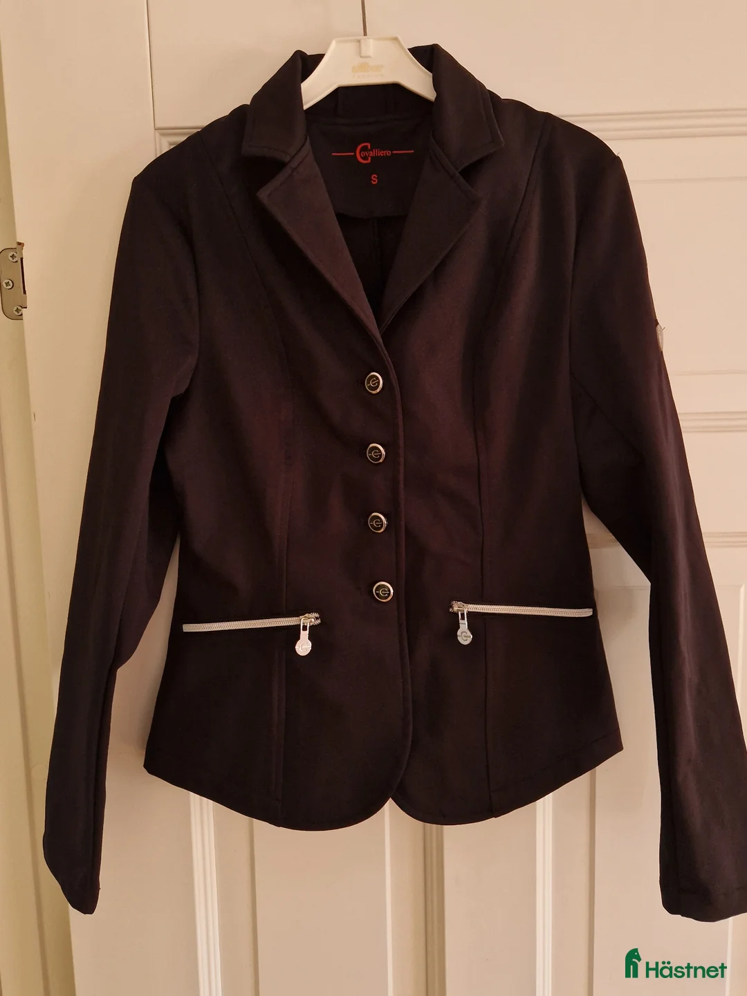 Jackor & Kavajer ryttarutrustning till salu: Tävlingskavaj Samantha - Annons 2