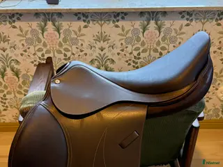 Sadlar hästutrustning Knights siddhant 17,5” - Annons 1