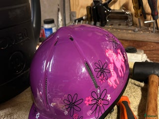 Hjälmar ryttarutrustning till salu: Ridhjälm för den minsta i Vittaryd - Annons 1