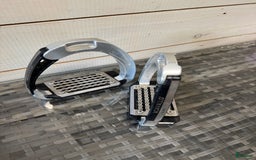 Stigbyglar hästutrustning till salu: Stigbyglar från Tech och Acavallo i Forshaga - Bild 9