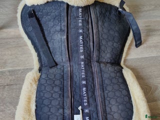 Schabrak & Vojlockar hästutrustning till salu: Mattes korrektionpad dressyr L i Borlänge - Annons 14