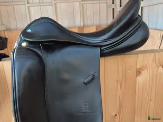 Sadlar hästutrustning Prestige Modena 17" – bomvidd 35 – bred kanal - Annons 16