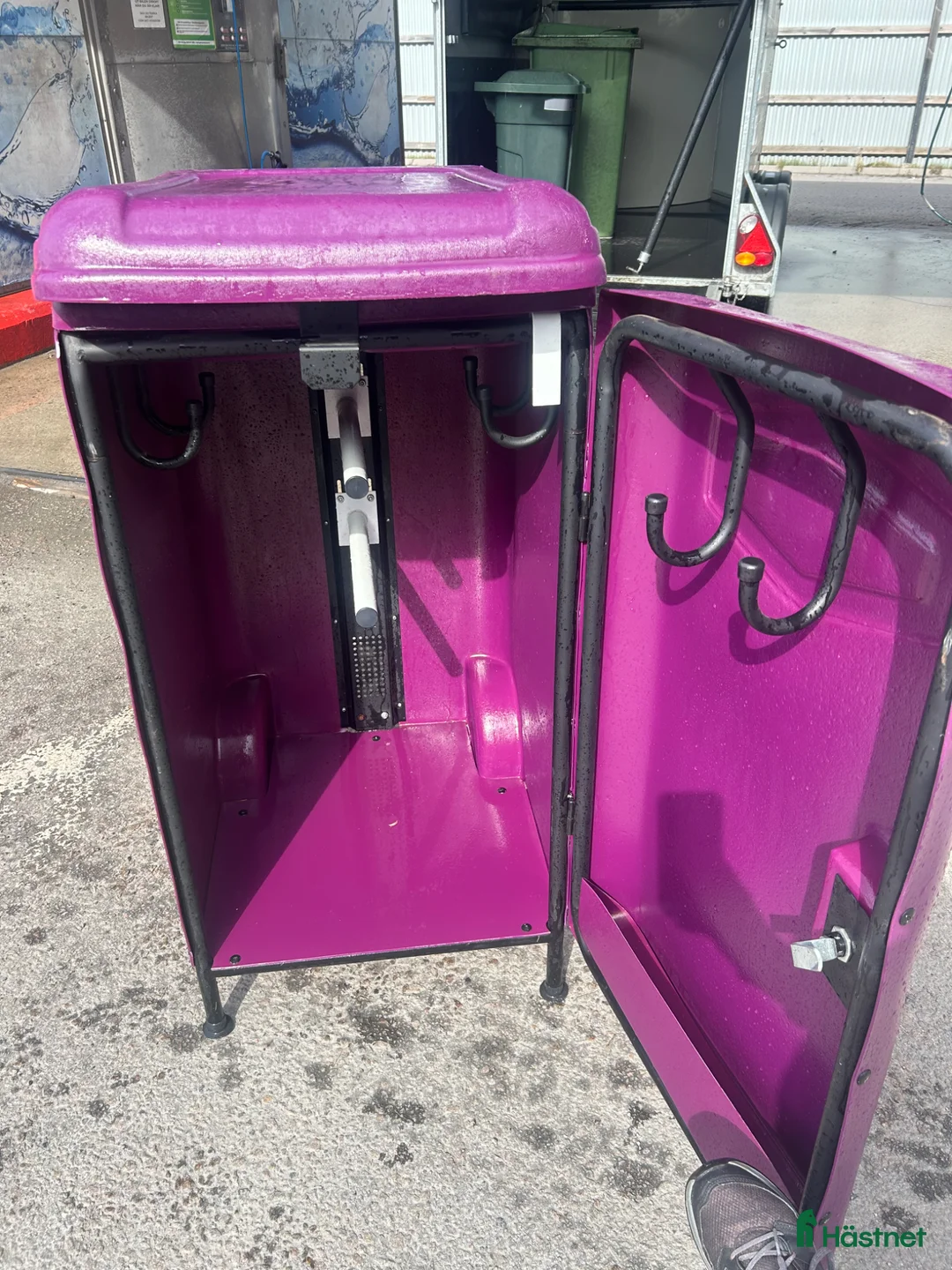 Övrig utrustning övrig utrustning till salu: Sadelskåp på hjul – låsbart & smidigt - Annons 1