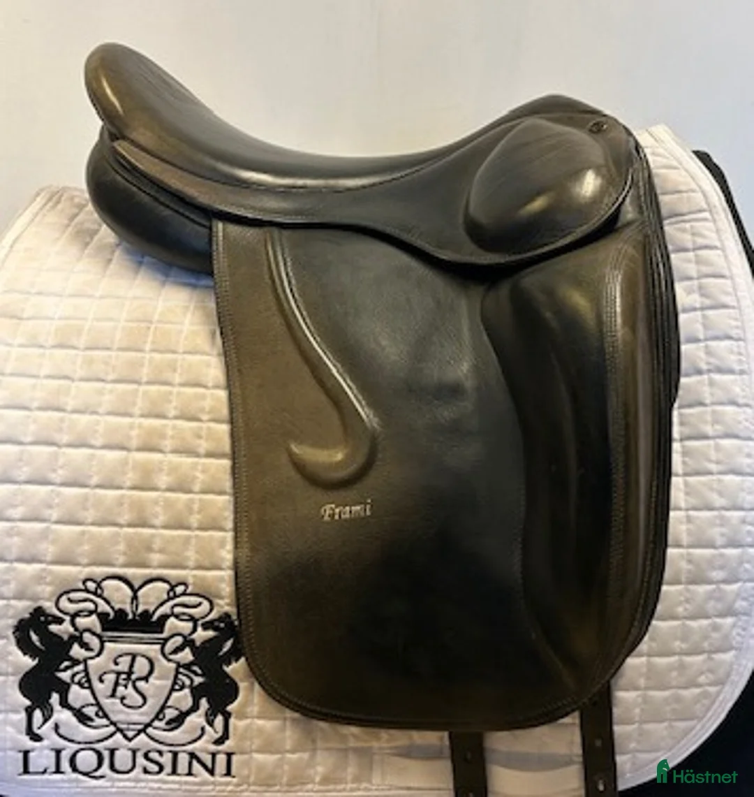 Sadlar hästutrustning till salu: Islandssadel Tölthestar i Uppsala - Annons 1