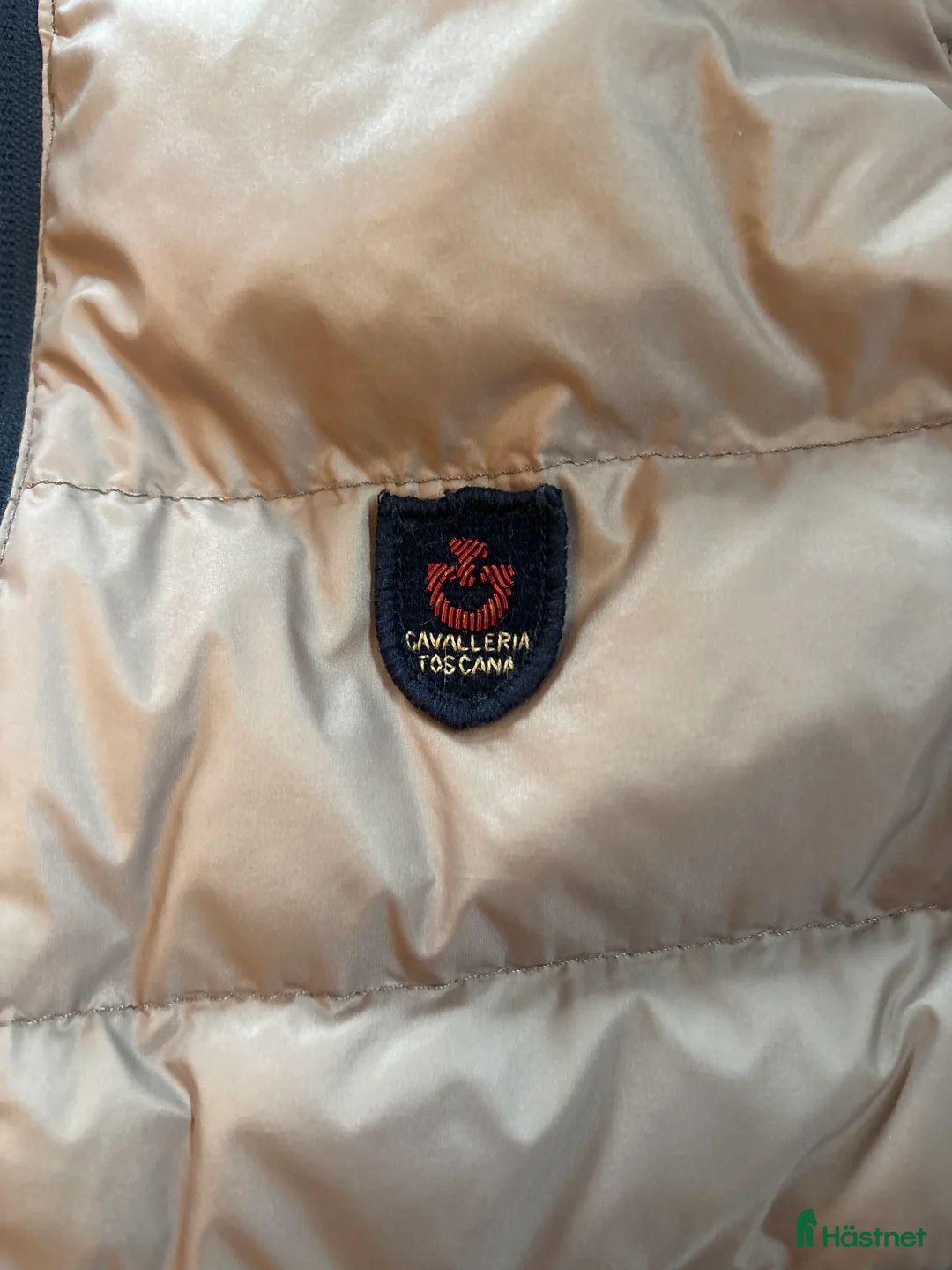 Jackor & Kavajer ryttarutrustning till salu: Dunväst från Cavalleria Toscana.  i Färjestaden - Annons 3