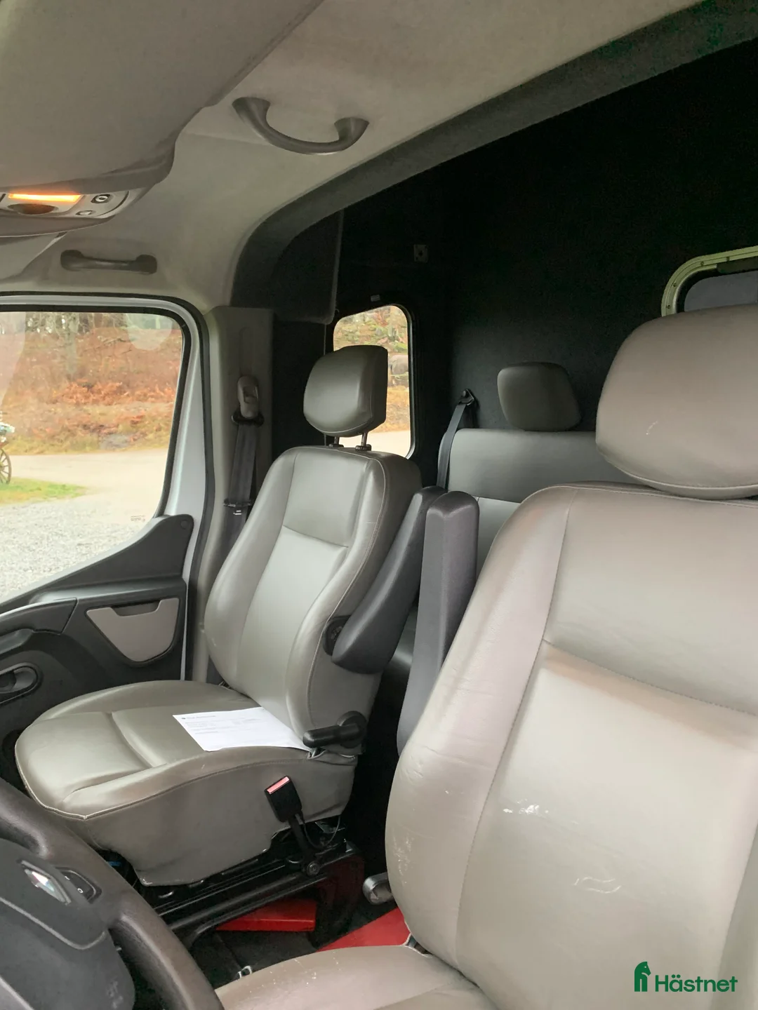 Hästlastbilar  fordon & transport till salu: Nybesiktigad B-korts Hästbuss i Ekerö - Annons 3