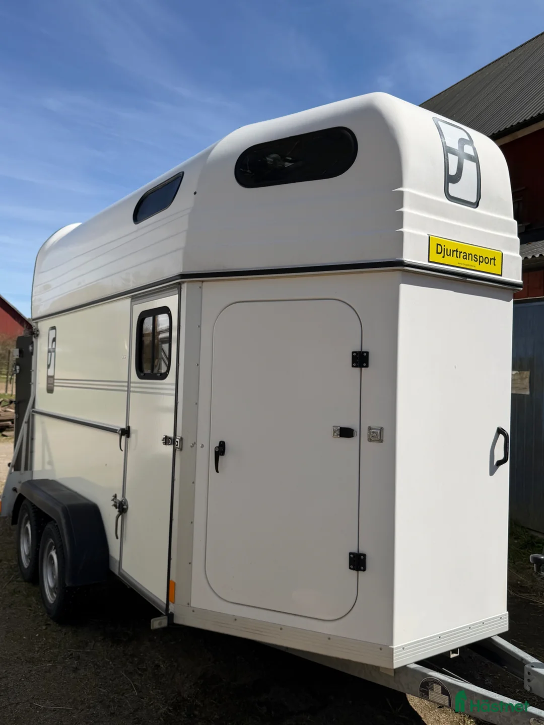 Hästtransporter  fordon & transport till salu: Väldigt fin och välvårdad trailer  - Annons 1