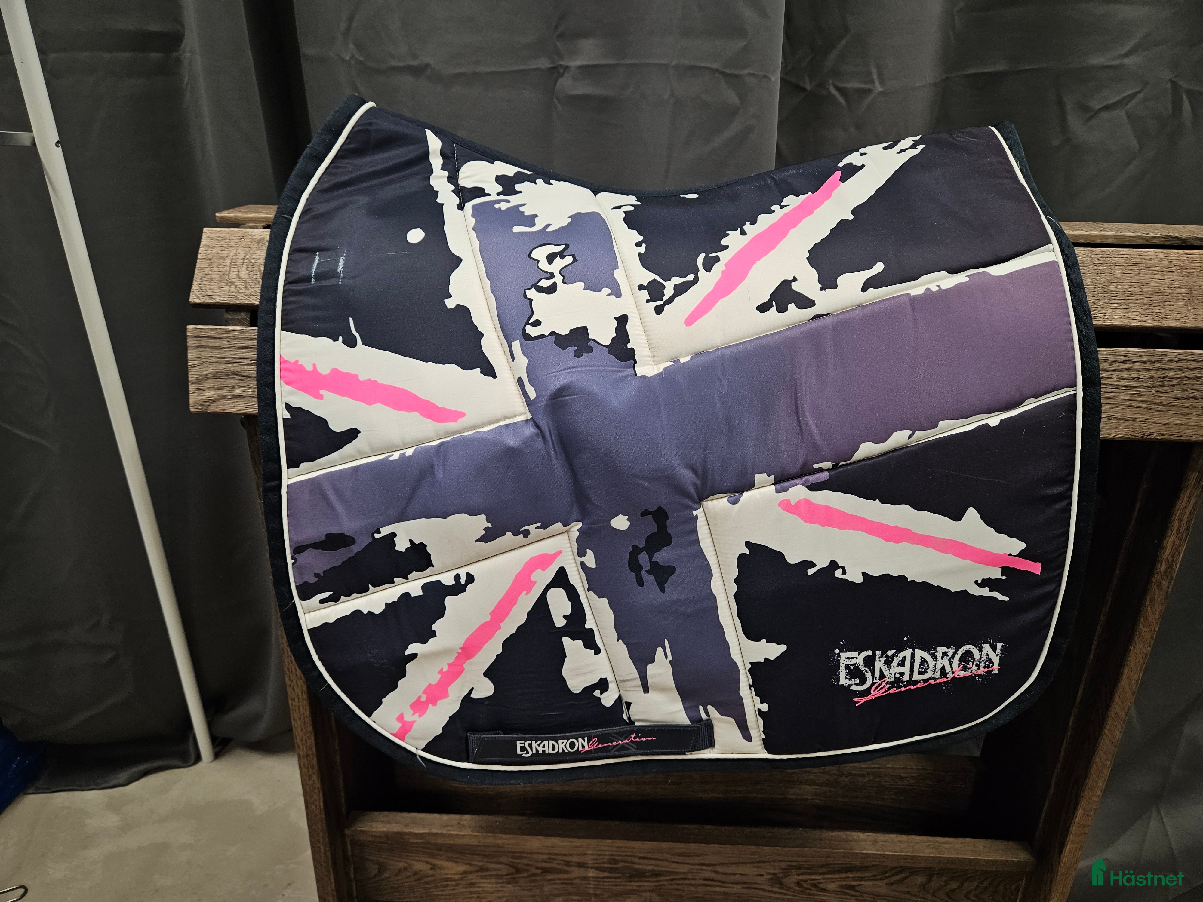 Schabrak & Vojlockar hästutrustning till salu: Schabrak, full, Eskadron i Gällivare - Annons 17