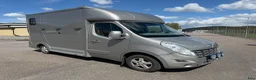 Hästlastbilar  fordon & transport till salu: Reserverad Renault Master 1050kg lastvikt  - Annons 1