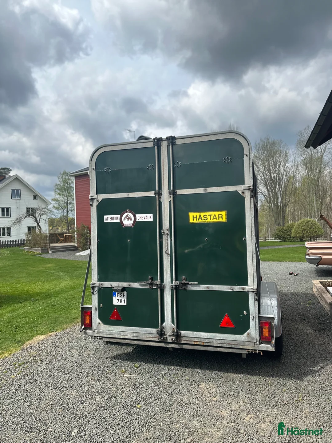 Hästtransporter  fordon & transport till salu: Nyrenoverad Fautras Oblic 2 - Annons 2