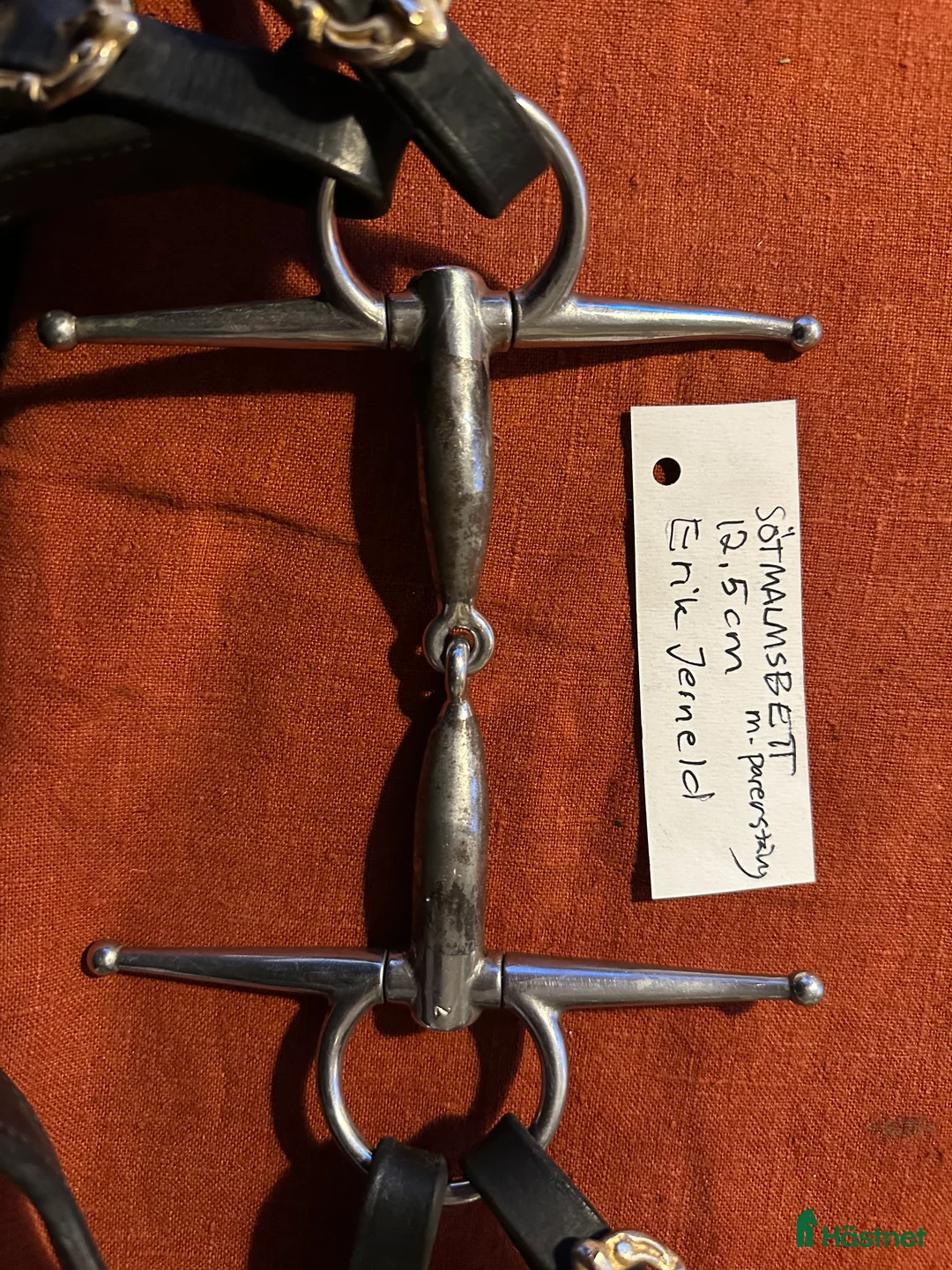 Bett hästutrustning till salu: Trustbett Erik Jerneld med parerstänger i Vaxholm - Annons 2