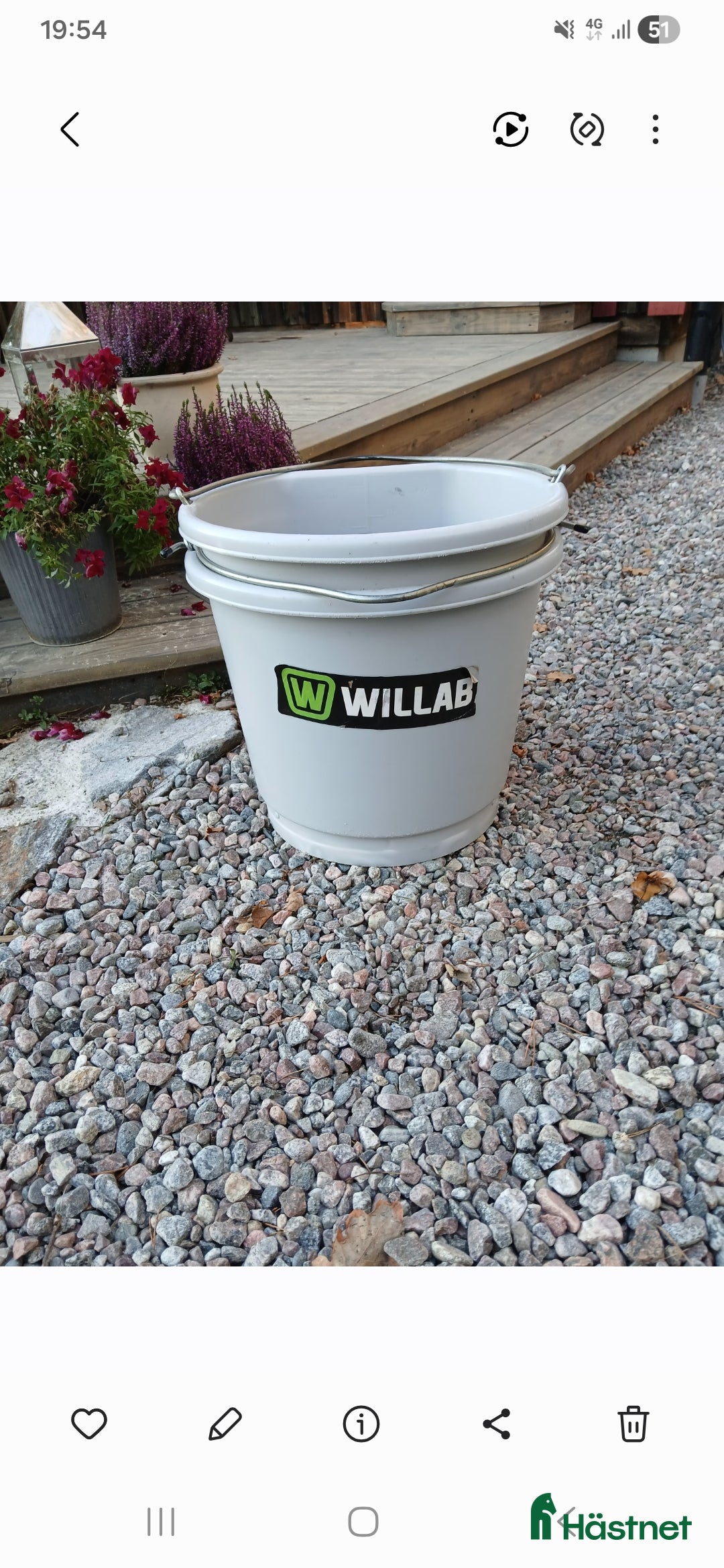 Stallinredning, stängsel & gård övrig utrustning till salu: 2 st willab värme hinkar i Stockholm - Annons 1