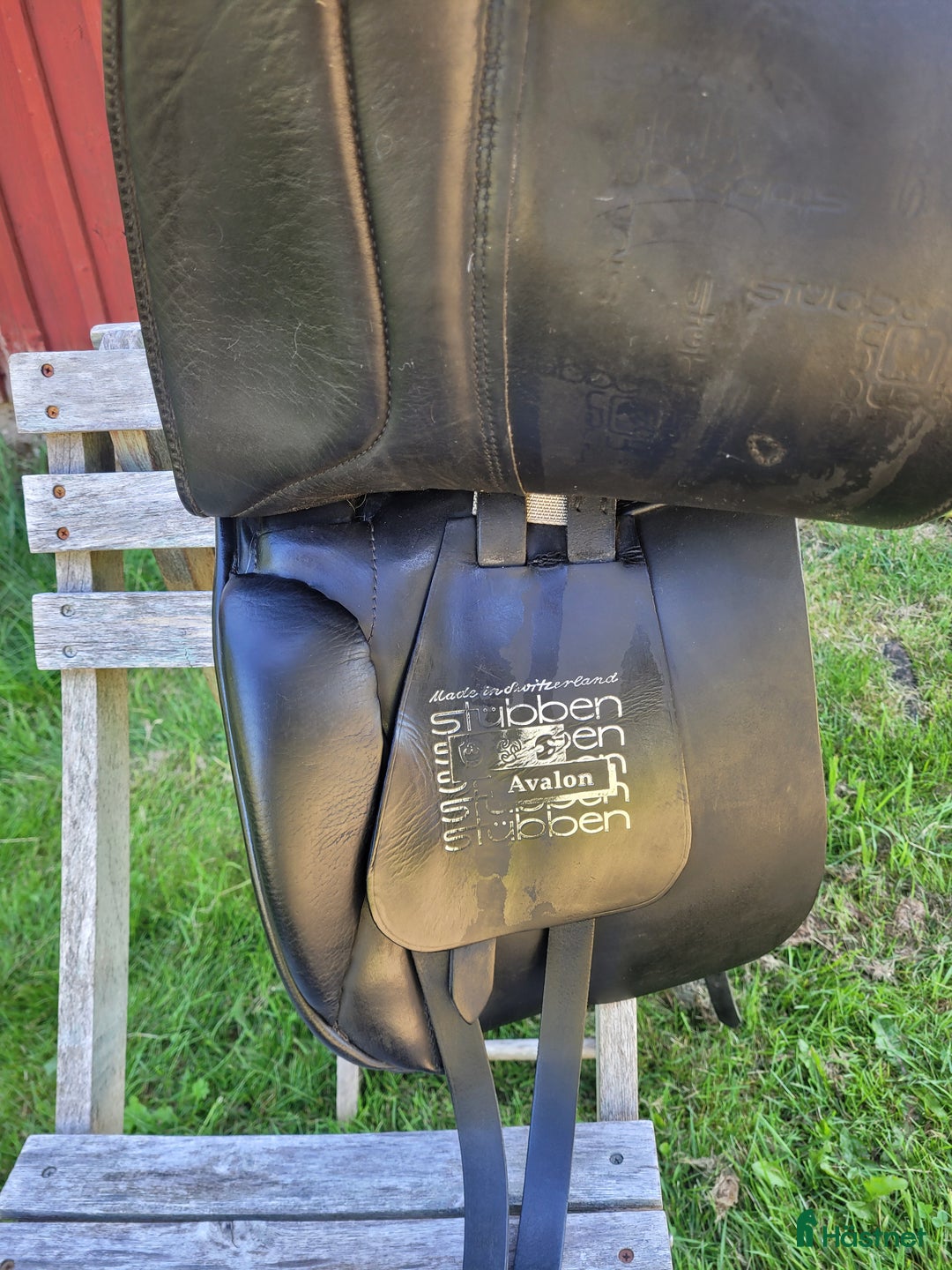 Sadlar hästutrustning till salu: Dressyrsadel - omstoppad i Tösse - Annons 6