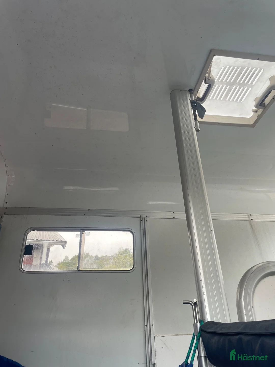 Hästtransporter  fordon & transport till salu: Umesläp med sadelkammare - Annons 6