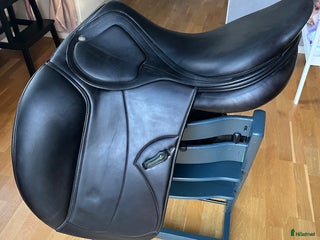 Sadlar hästutrustning till salu: Amerigo DJ pinerolo dressyr i Göteborg - Annons 1