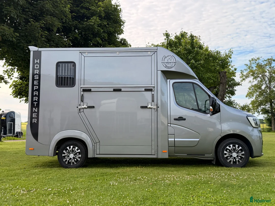 Hästlastbilar  fordon & transport till salu: Hästlastbil - Renault HORSEPARTNER VIGO - Annons 2