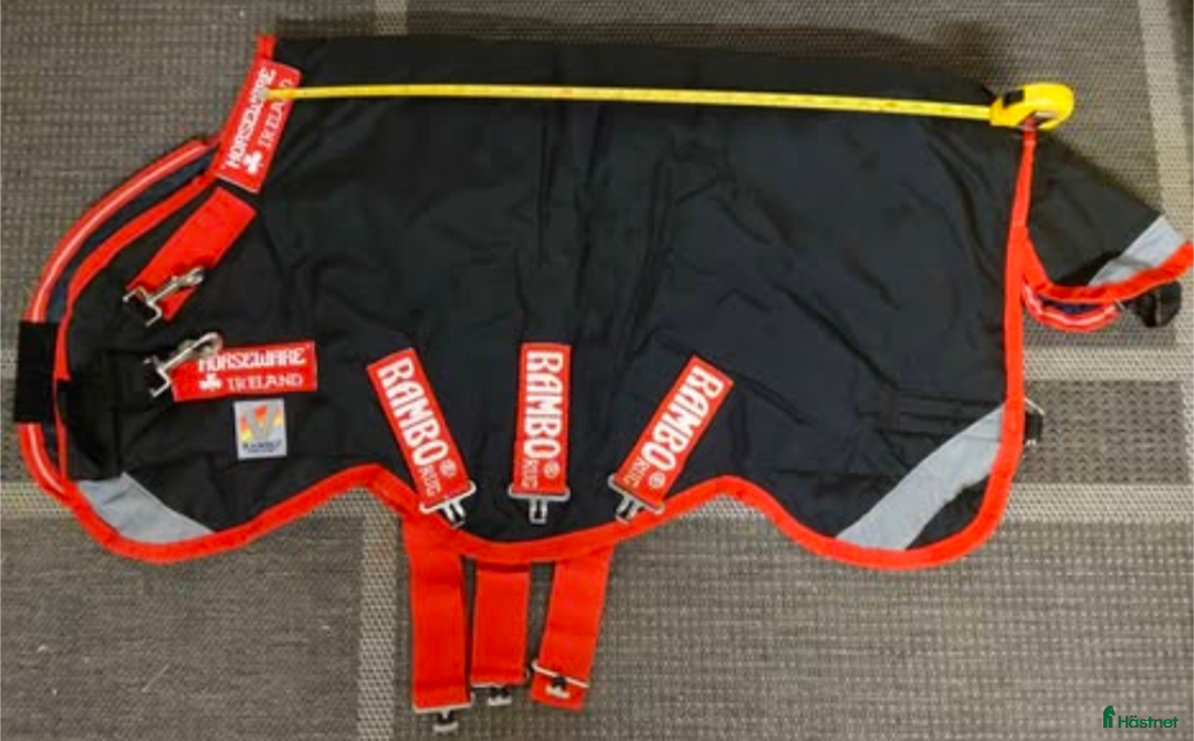 Täcken hästutrustning till salu: Rambo Vintertäcke mini i Luleå - Annons 1