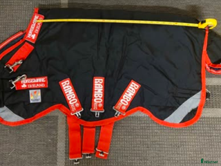 Täcken hästutrustning till salu: Rambo Vintertäcke mini i Luleå - Annons 3