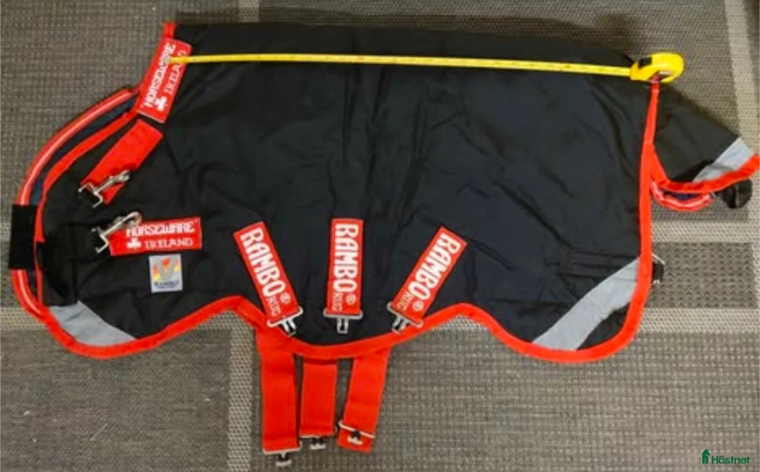 Täcken hästutrustning till salu: Rambo Vintertäcke mini i Luleå - Annons 1