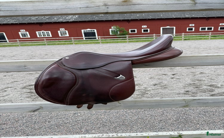 Sadlar hästutrustning till salu i Söderköping - Annons 1