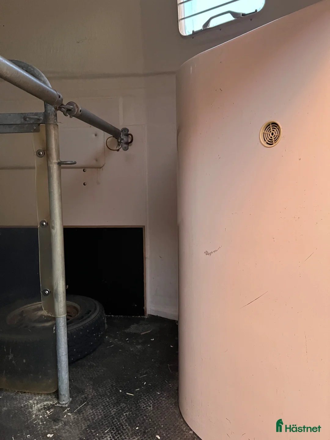 Hästtransporter  fordon & transport till salu: Stabil transport säljes i Falköping - Annons 4