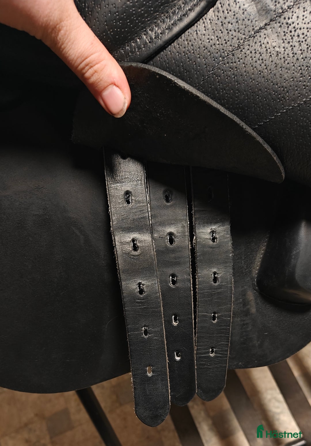 Sadlar hästutrustning till salu: Välvårdad Equipe Expression  i Töreboda - Annons 4