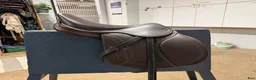 Sadlar hästutrustning till salu: Ikonic Light 17” XW - helt ny inkl. stigbyglar - Annons 3