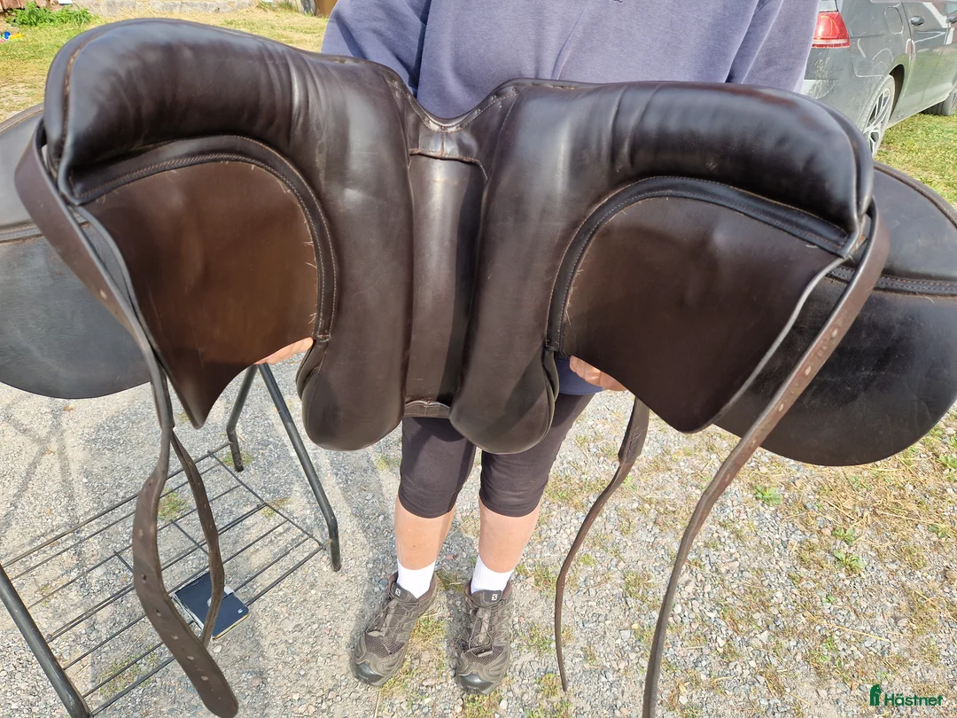 Sadlar hästutrustning till salu: Ideal Arwen dressyrsadel i Vallentuna - Annons 7