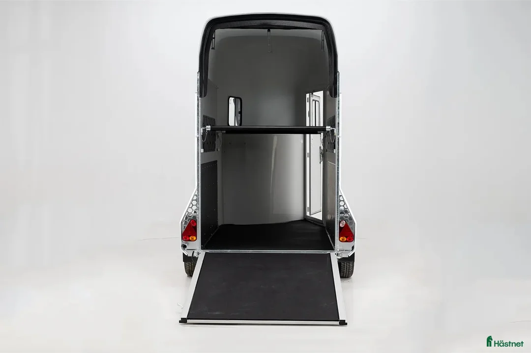 Hästtransporter  fordon & transport till salu: En lyxig 1,5 -hästars vagn i aluminium - Annons 9