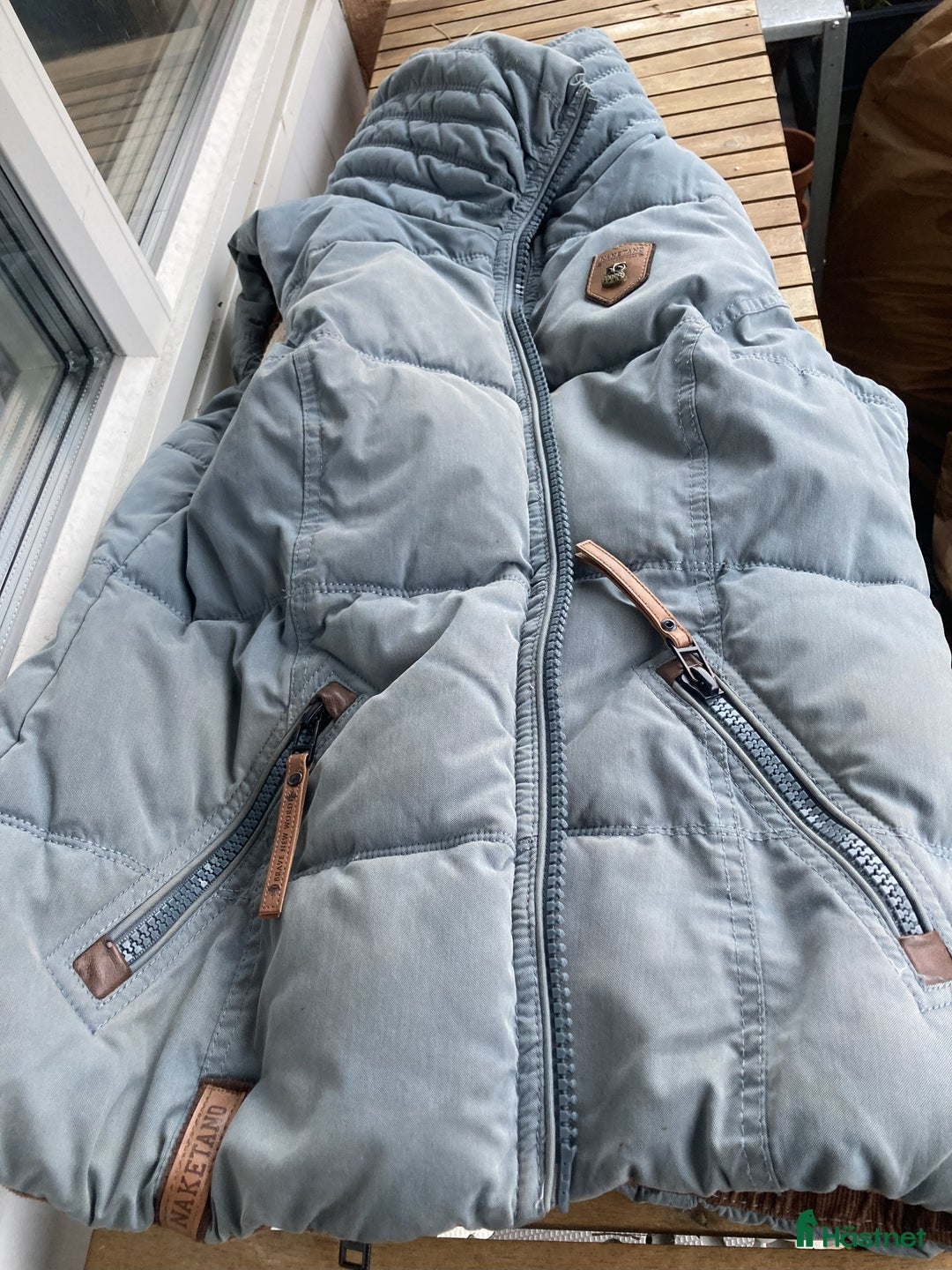 Jackor & Kavajer ryttarutrustning till salu: varm väst från Naketano i Arboga - Annons 1